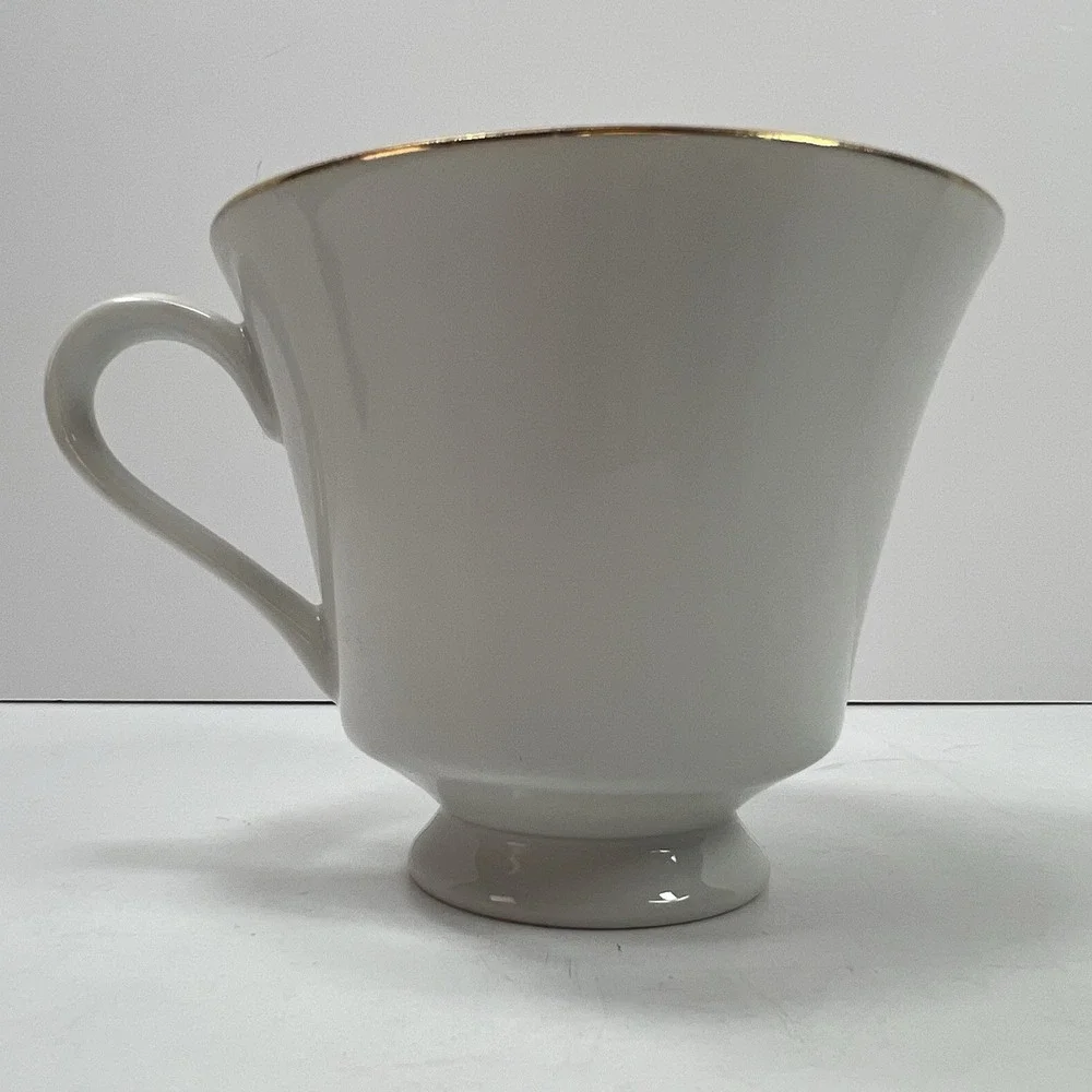 Holly Hobbie Teacup Vintage White Yellow Gold Trim Porcelain Fair Condition
